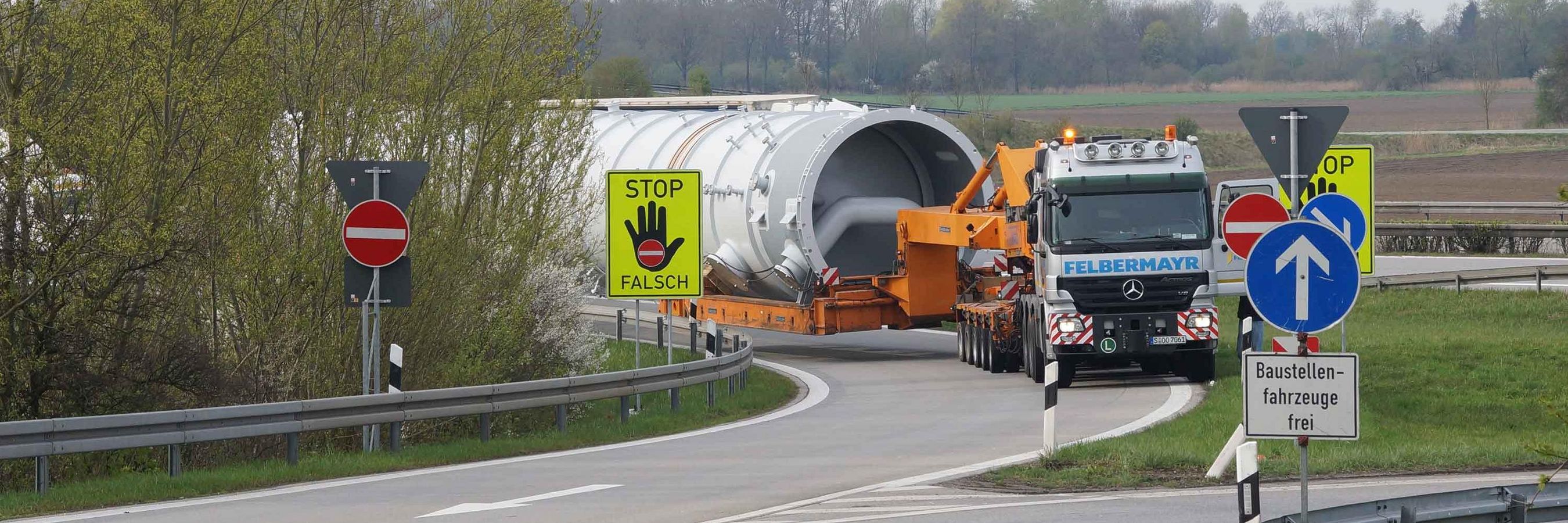 kolonnenverkehr-nach-burghausen-felbermayr