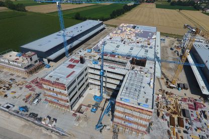 Bauarbeiten an der neuen Felbermayr-Firmenzentrale