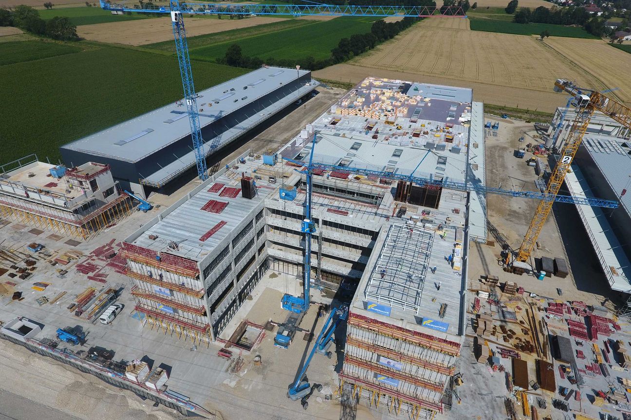 Bauarbeiten an der neuen Felbermayr-Firmenzentrale