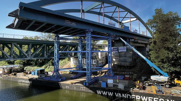 Stahlbrücke eingeschwommen von Engineered Solutions