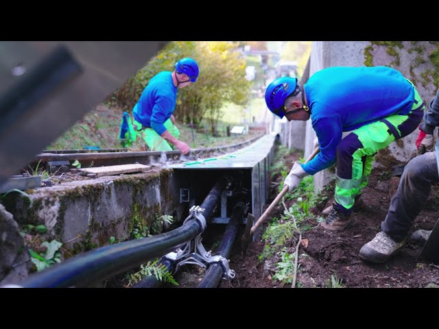 Leitungsbau in alpinem Gelände Slide