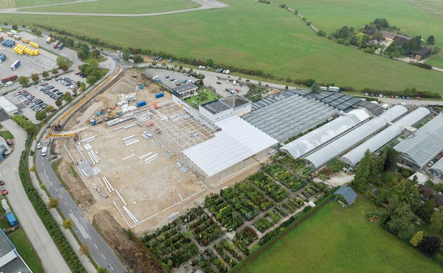 Slide Dronenaufnahme der Gärtnerei Dopetsberger